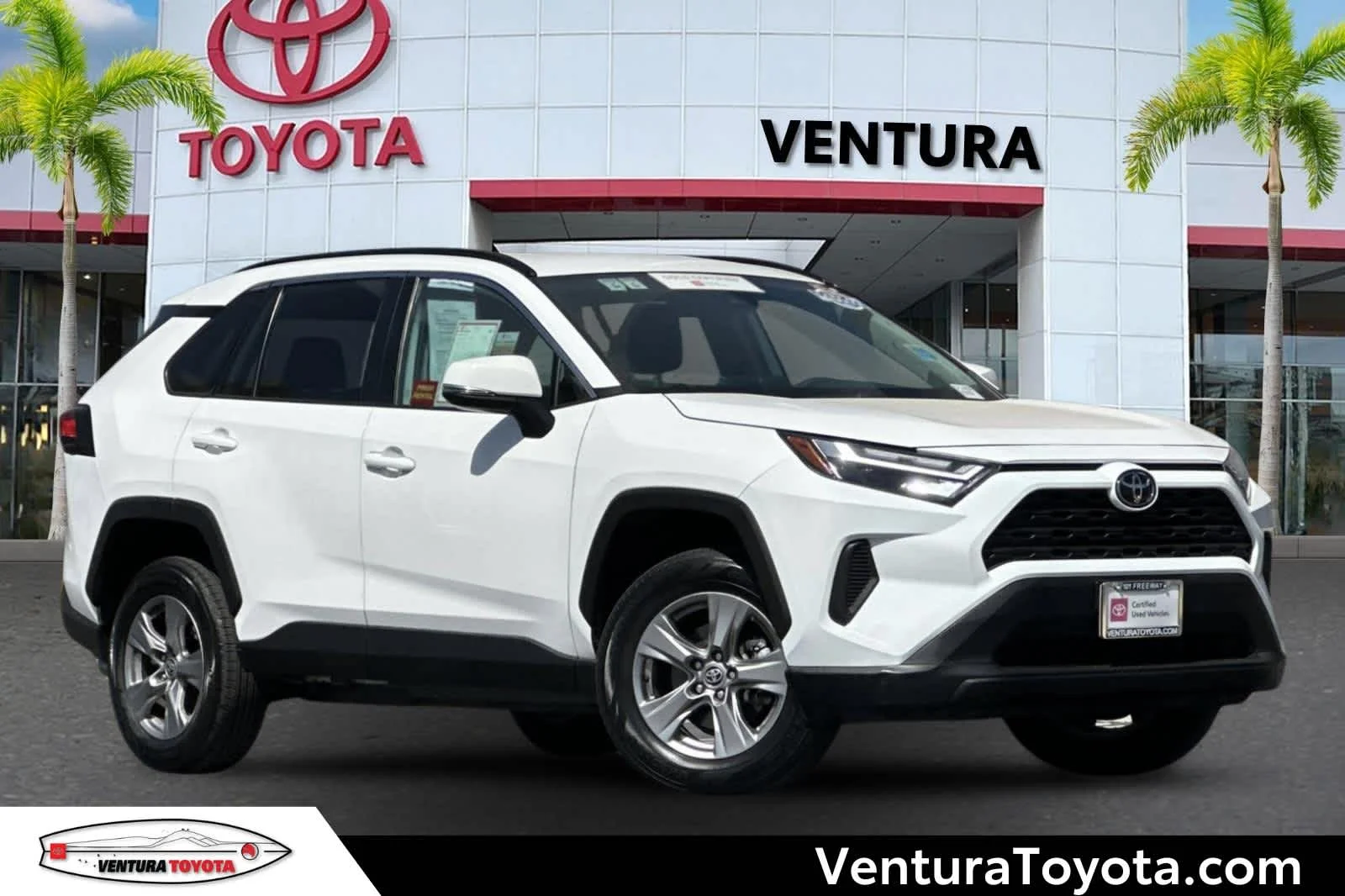 2024 Toyota RAV4 XLE FWD's photo