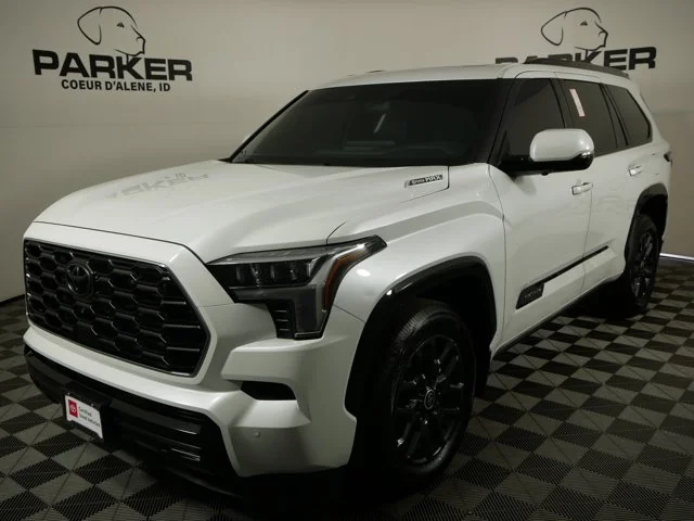 2024 Toyota Sequoia Platinum 4WD i-FORCE MAX Hybrid's photo