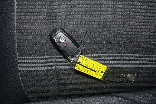 Used 2021 Silver Ford SES image 37