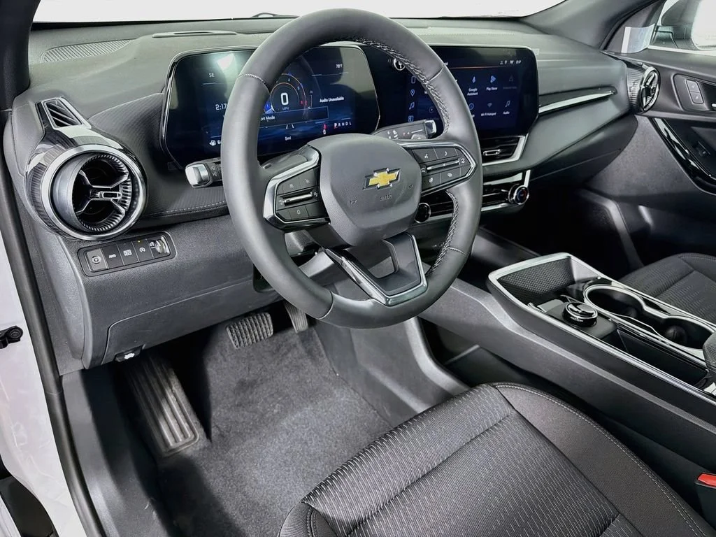 New 2027 Summit White Chevrolet LT image 9