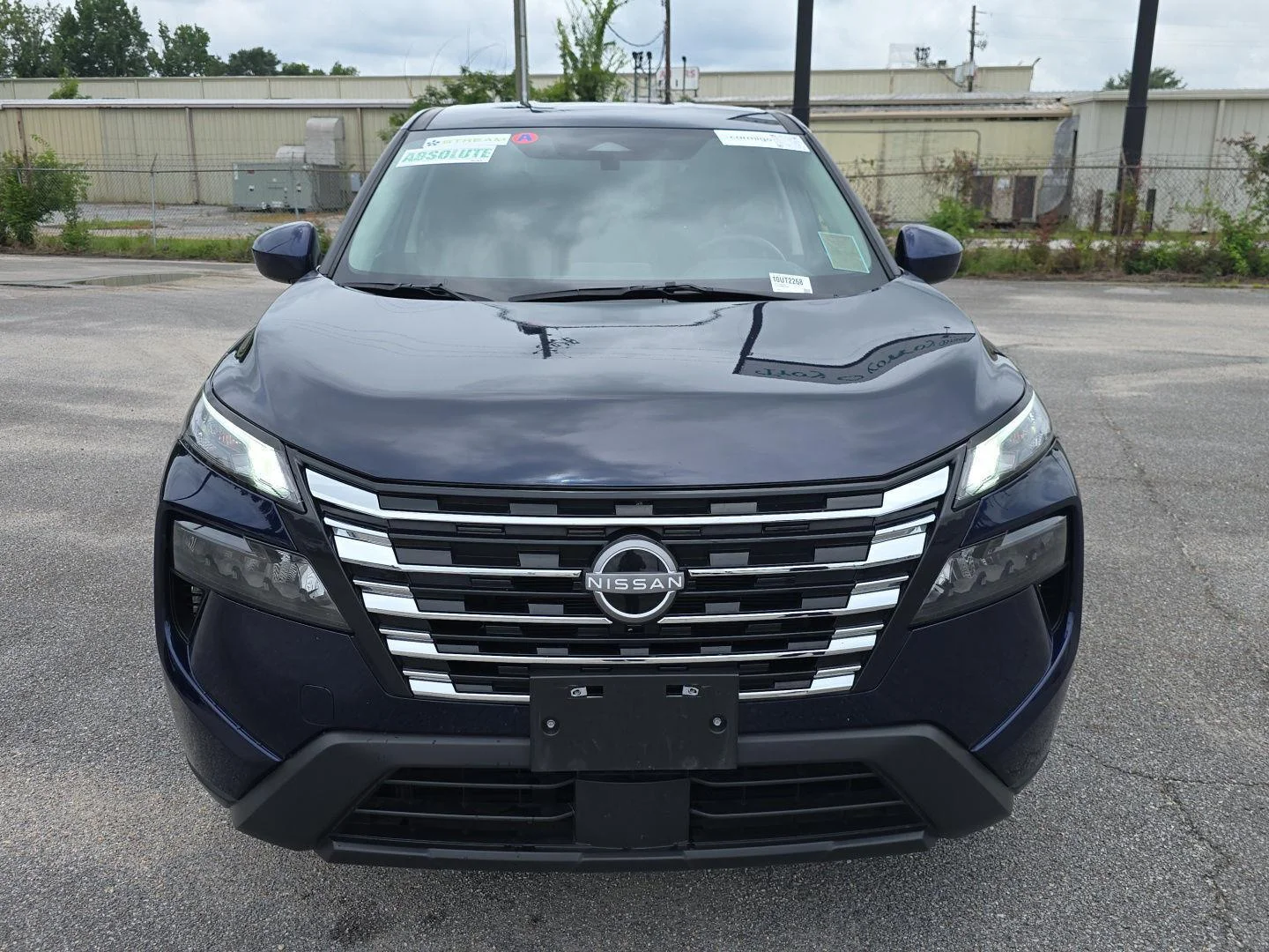 Used 2025 Deep Ocean Blue Pearl Nissan SV image 10
