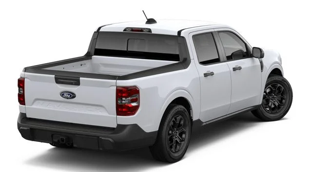 New 2026 Oxford White Ford XLT image 3