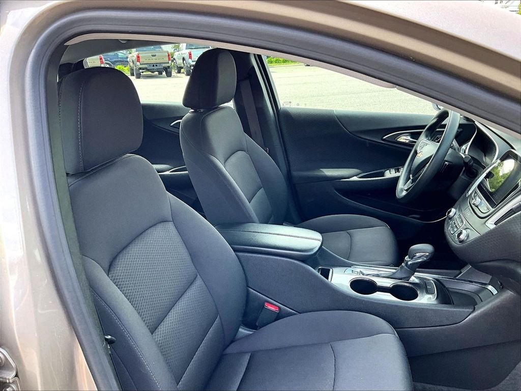 Used 2023 Gray Chevrolet LT image 11