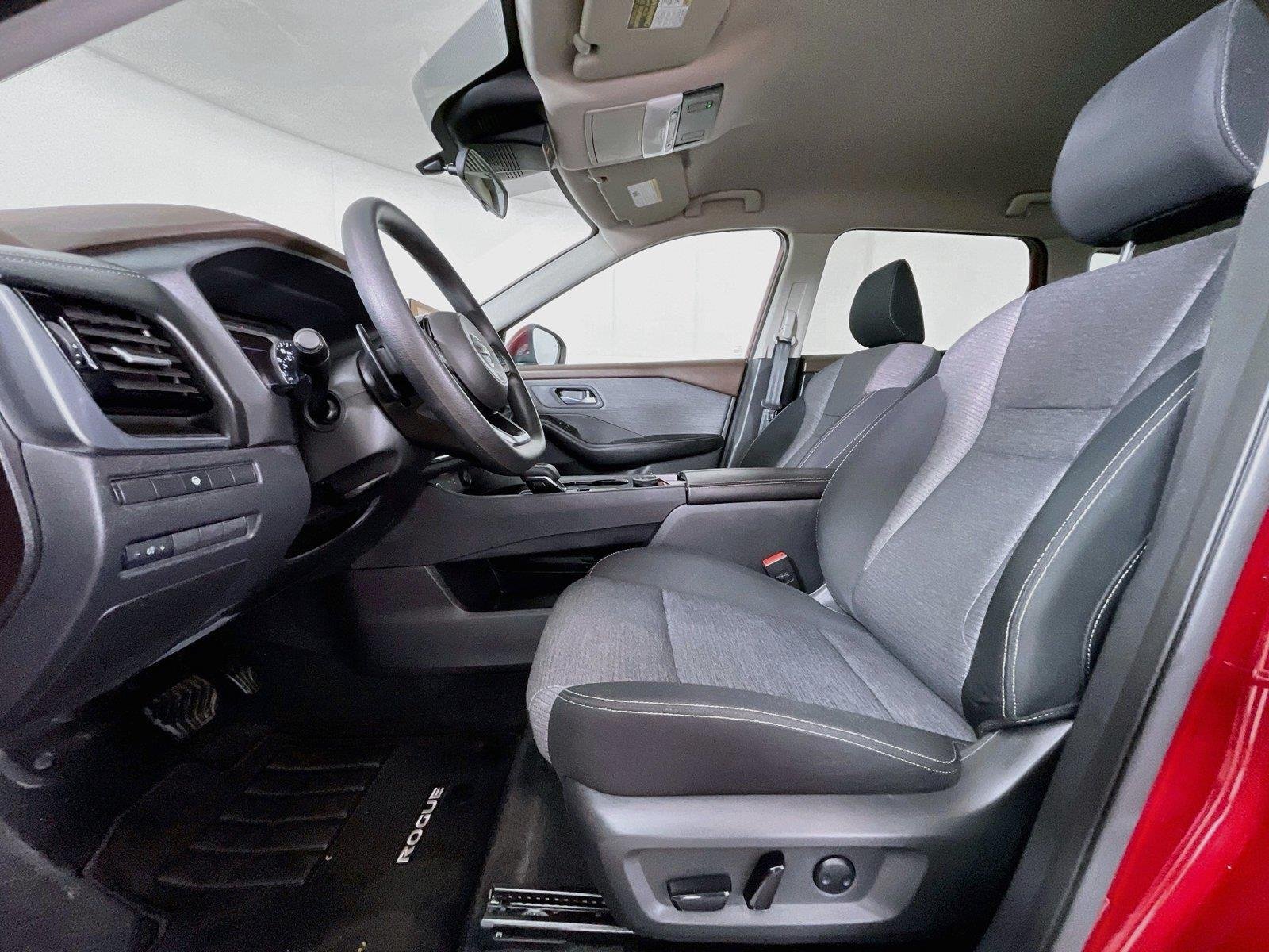 Used 2021 Scarlet Ember Tintcoat Nissan SV image 22