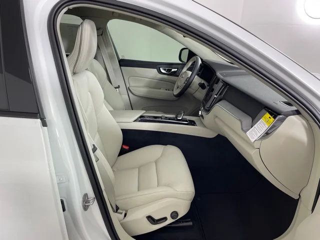 Certified Used 2024 Crystal White Volvo Plus image 41