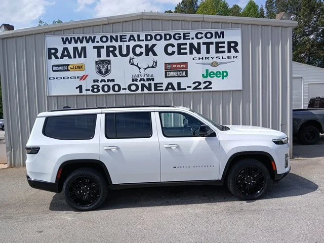 New 2026 Bright White Clear-Coat Exterior Paint Jeep Limited Reserve image 2