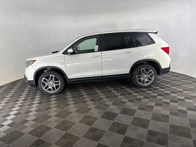 Used 2023 White Honda EX-L image 10