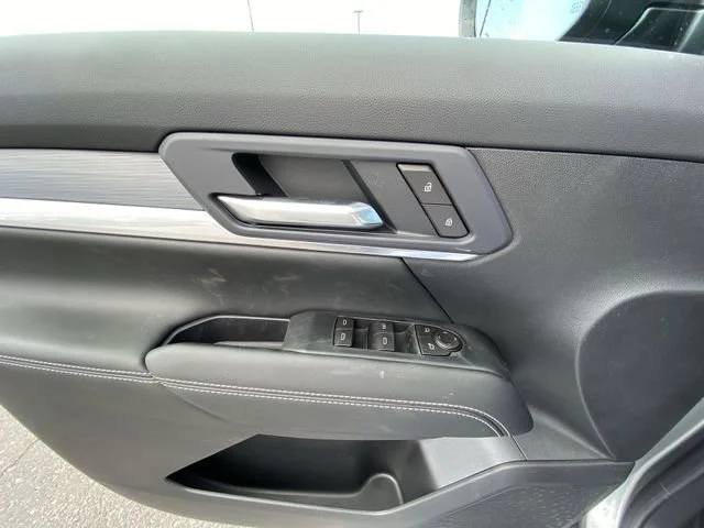 New 2026 Sterling Metallic GMC Elevation image 13