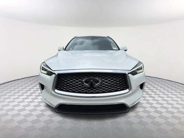 Used 2020 White INFINITI ESSENTIAL AWD image 2