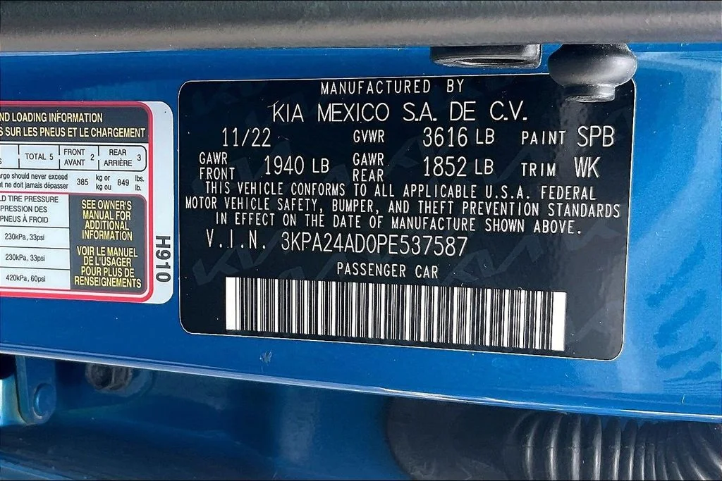 Used 2023 Blue Kia S image 33