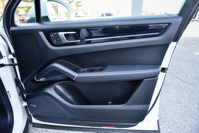 2023 Porsche Cayenne Base - Photo 28