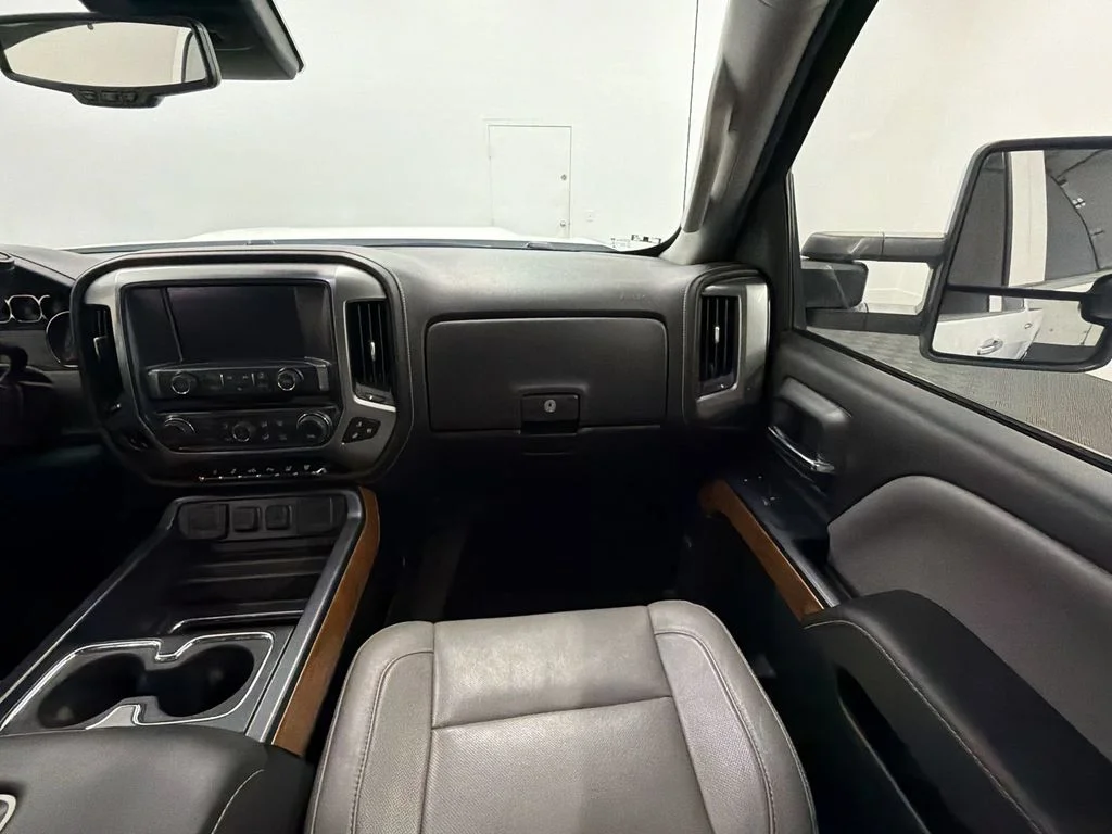 Used 2017 Summit White Chevrolet LTZ image 27
