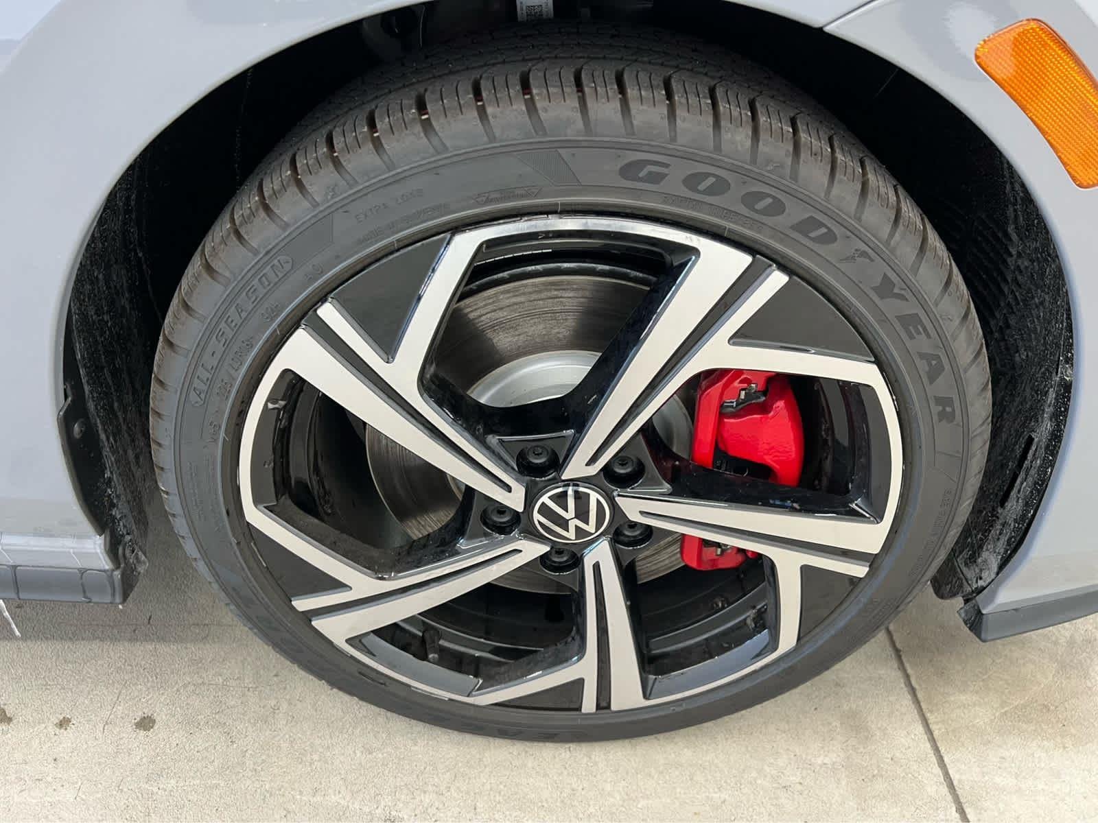 2026 Volkswagen Golf GTI SE - Photo 8