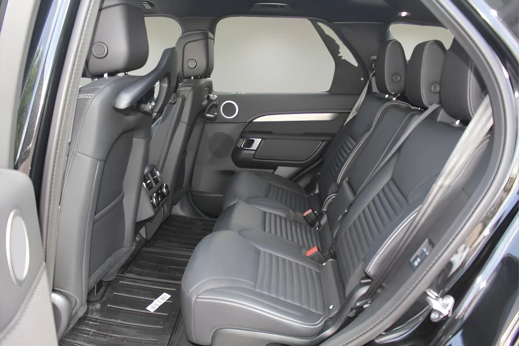2025 Land Rover Discovery Dynamic SE - Photo 11