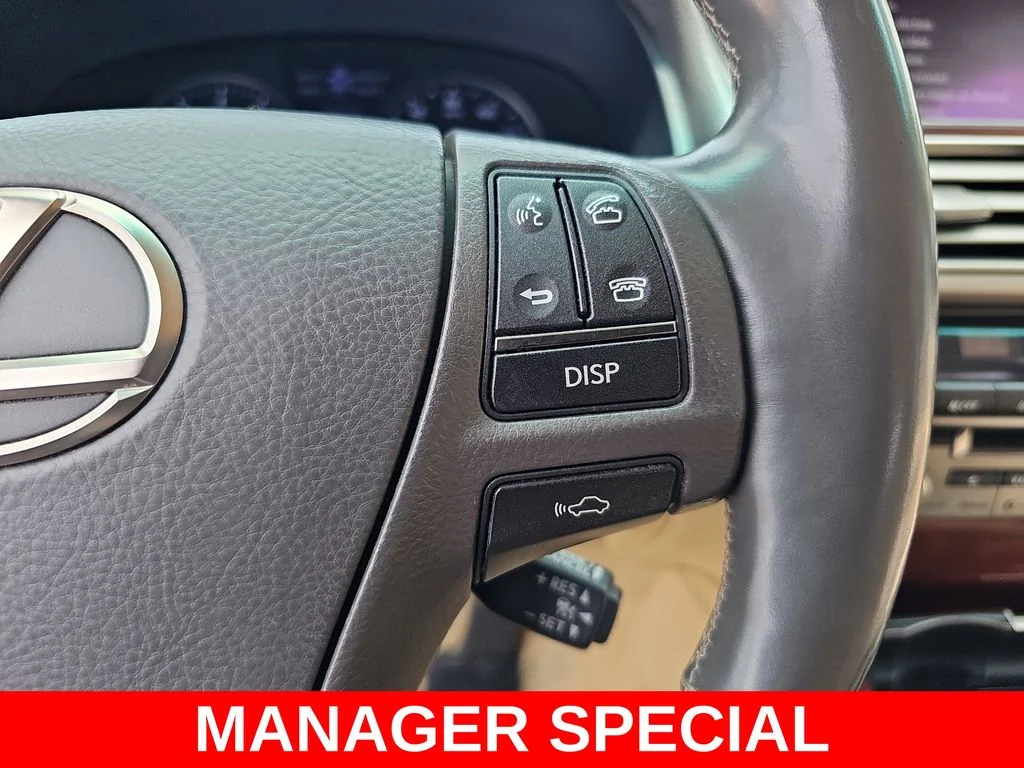 Used 2016 White Lexus 460 image 18