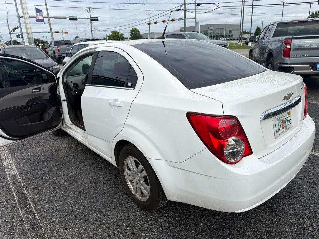 Used 2014 White Chevrolet LT image 3