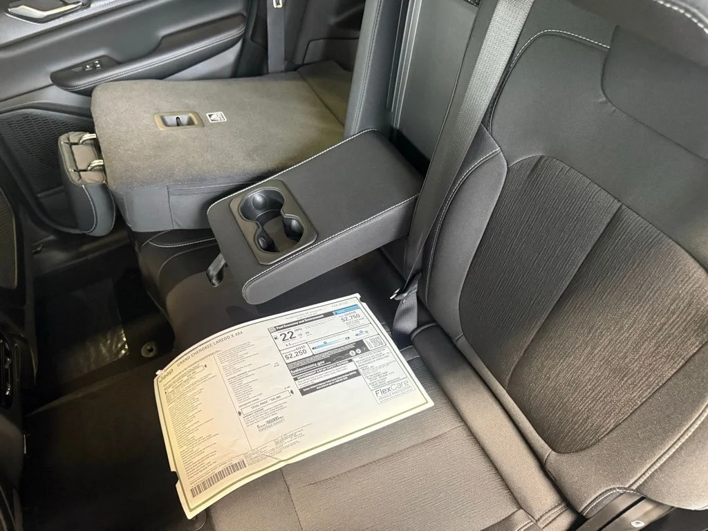 New 2026 Silver Zynith Exterior Paint Jeep Laredo X image 29