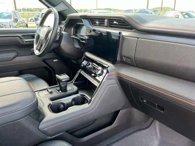 Used 2025 Summit White GMC AT4 image 27