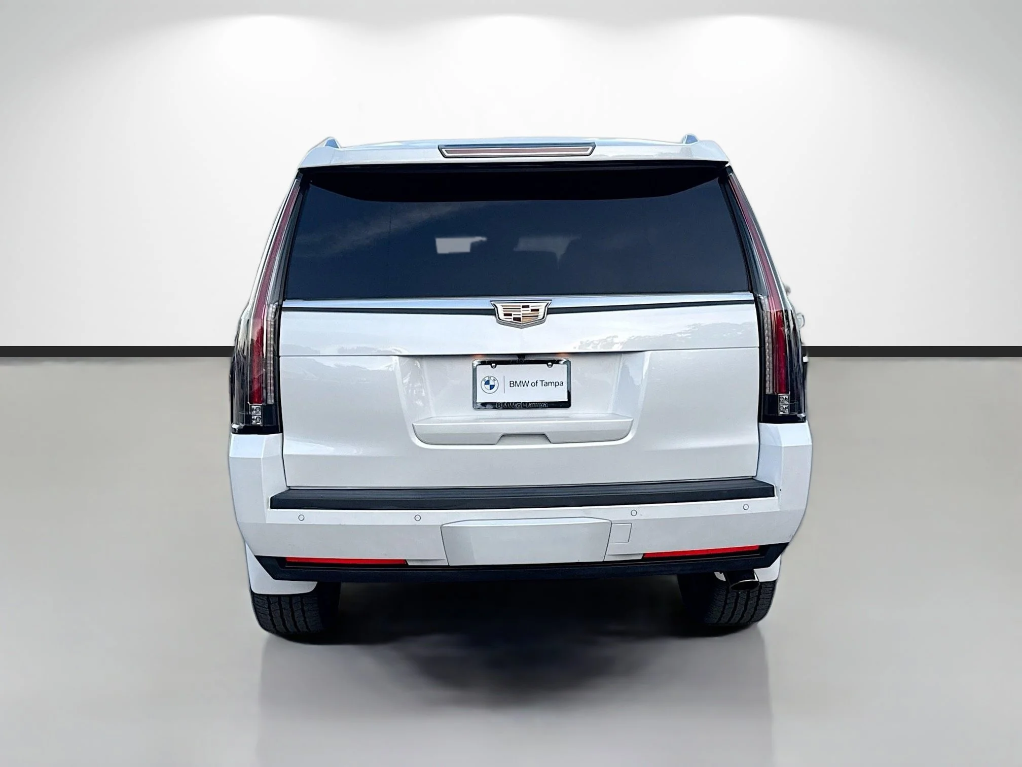 Used 2016 Crystal White Tricoat Cadillac Luxury Collection image 4