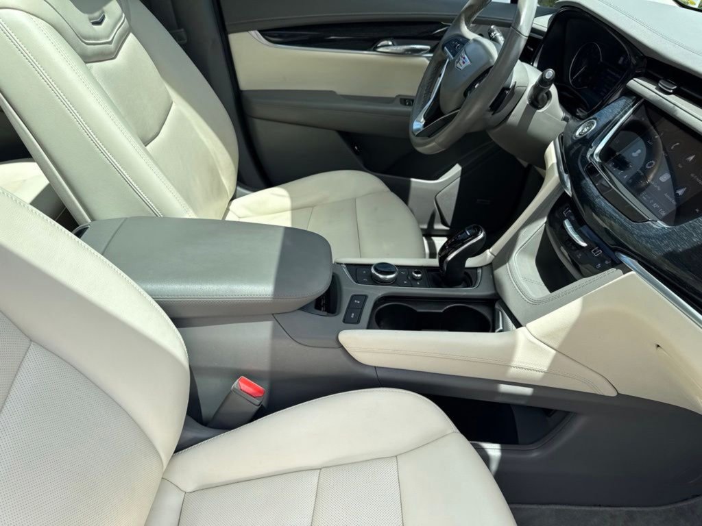 Used 2024 Crystal White Tricoat Cadillac FWD Premium Luxury image 30