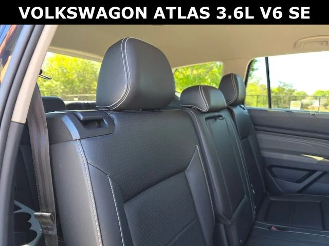 2023 Volkswagen Atlas SE w/Tech - Photo 14