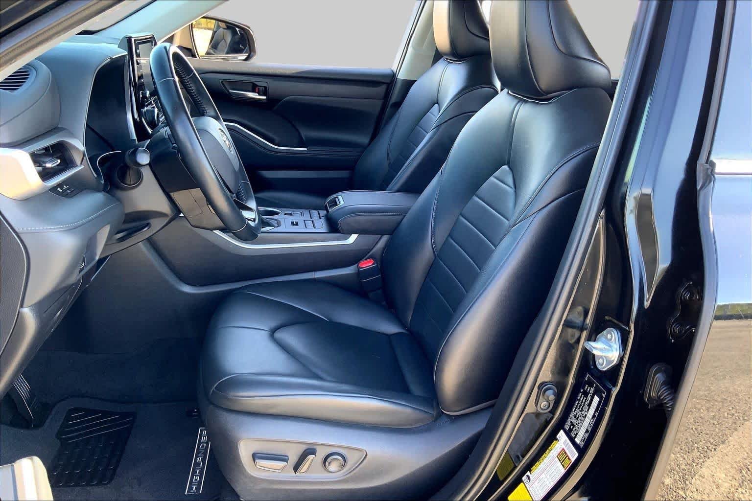 Used 2021 Midnight Black Metallic Toyota XLE image 8