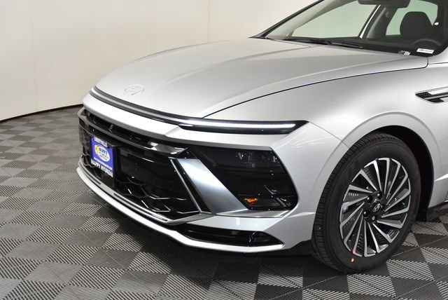 New 2026 Silver Hyundai SEL image 2