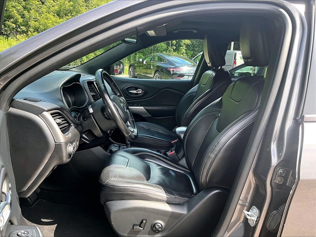 Used 2020 Gray Jeep Limited image 10