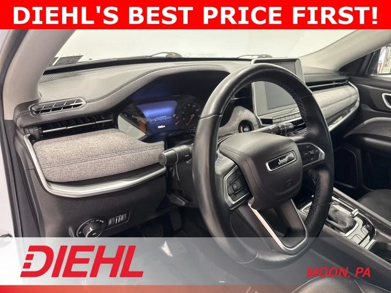 Used 2022 White Jeep Latitude image 20