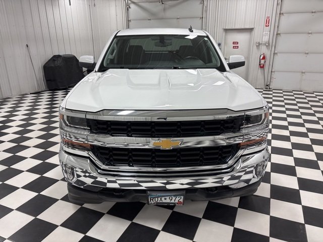 Used 2018 Chevrolet Silverado 1500 LT with VIN 3GCUKREC1JG230209 for sale in Rochester, Minnesota