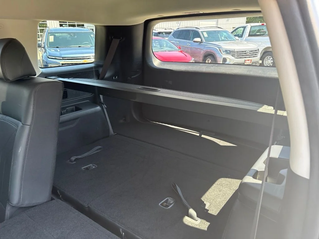 Used 2024 Silver Hyundai SEL image 27
