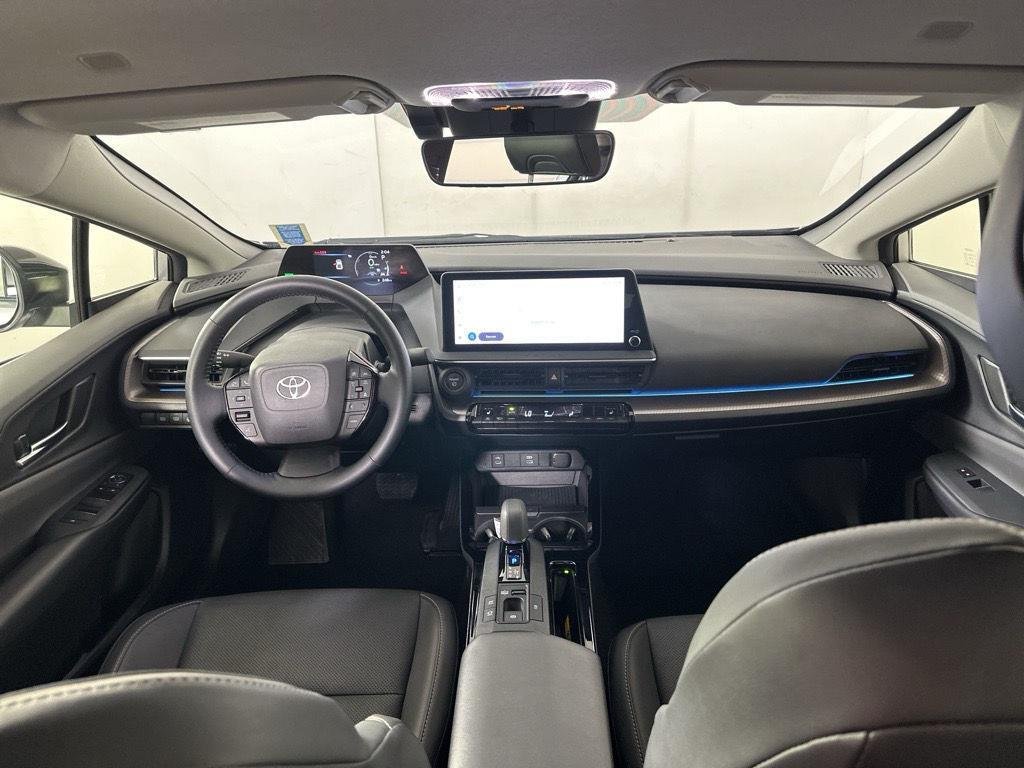 Used 2025 Cutting Edge Toyota XLE image 23