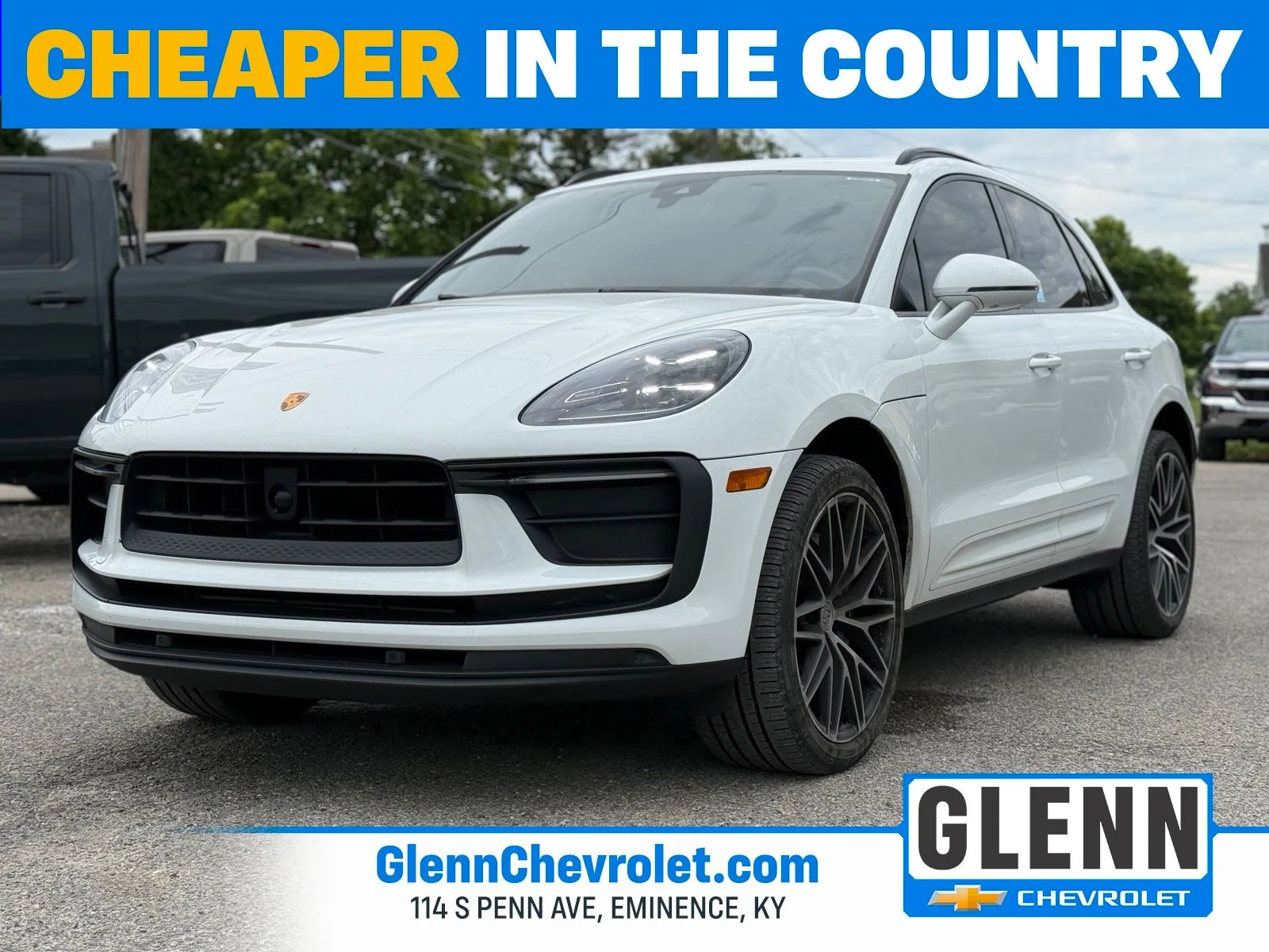 2023 Porsche Macan -'s photo