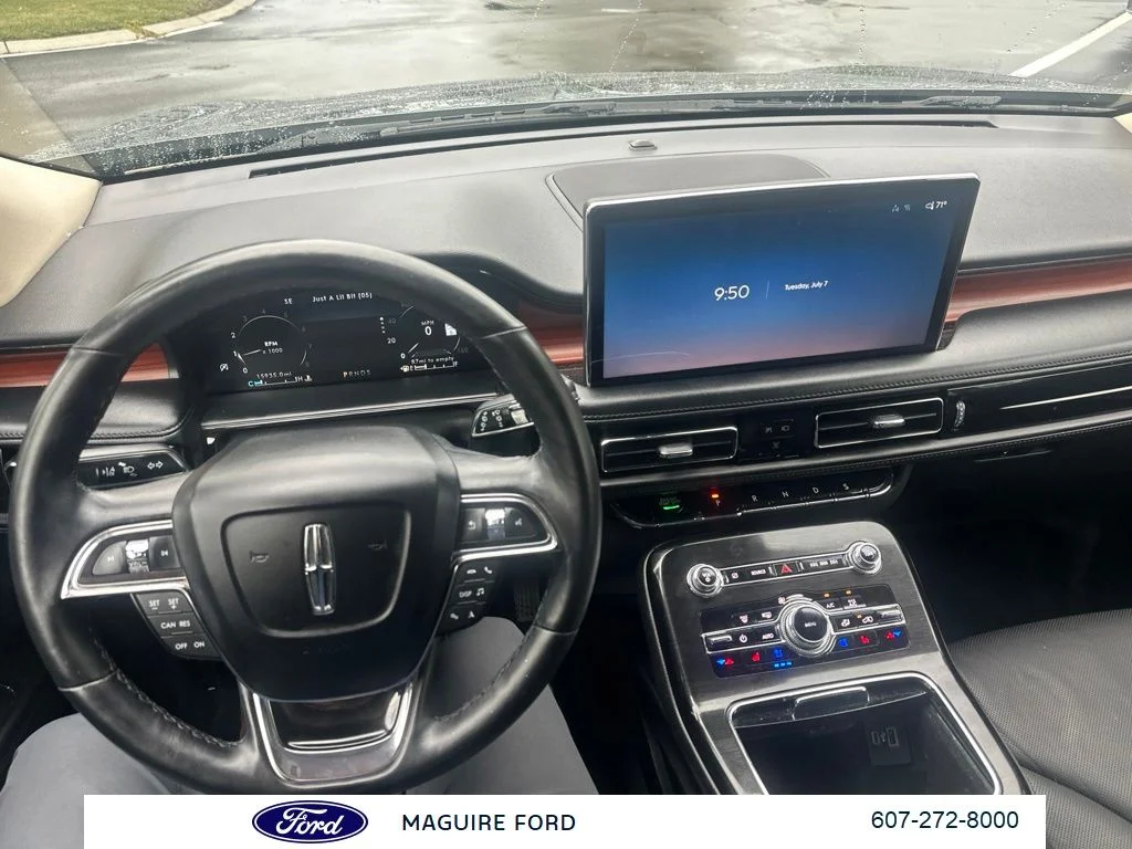 Used 2023 Gray Lincoln Reserve image 17