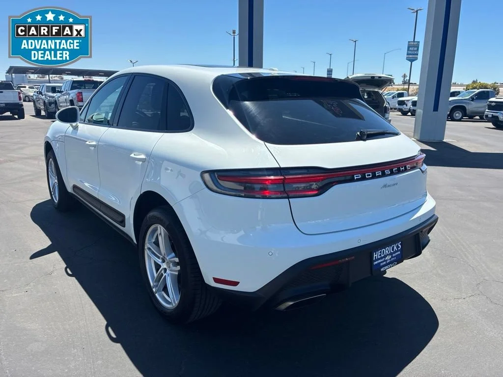 Used 2024  Porsche  image 5