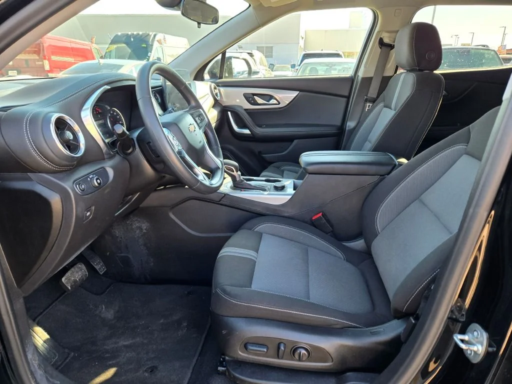Used 2025 Black Chevrolet LT image 19