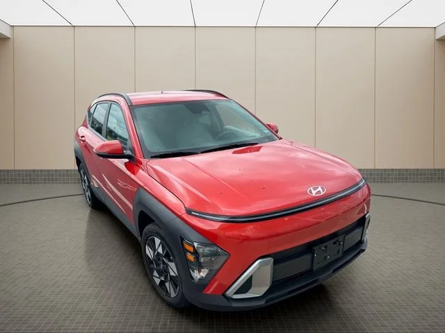 Used 2025 Orange Hyundai SEL image 9