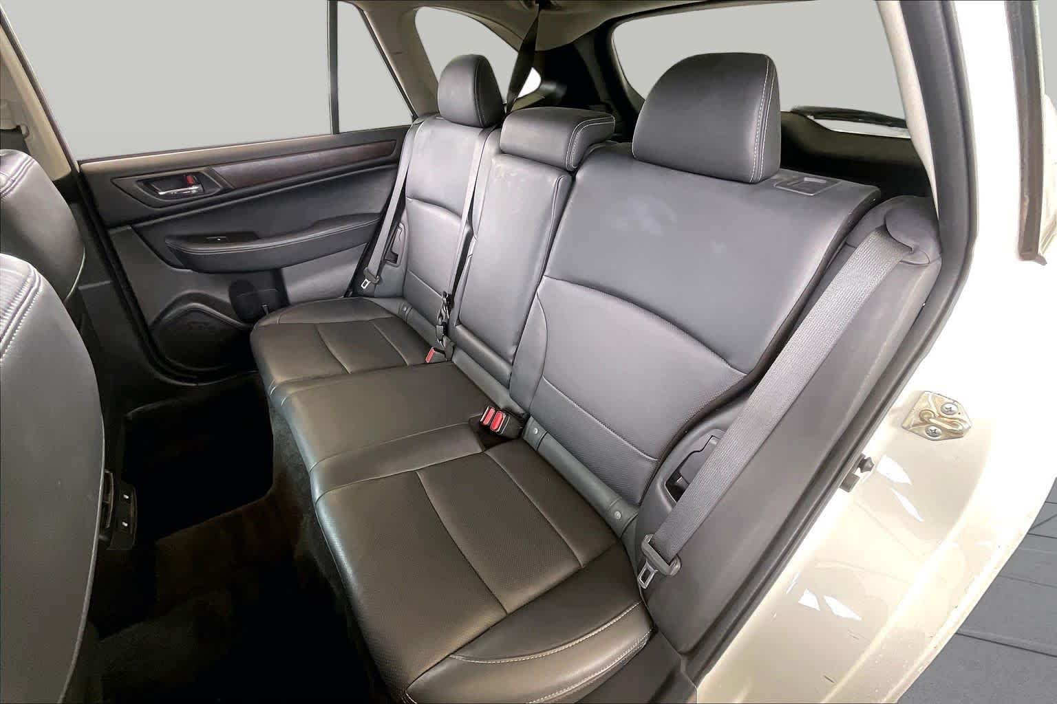 Used 2015 Crystal White Pearl Subaru 2.5i Limited image 19