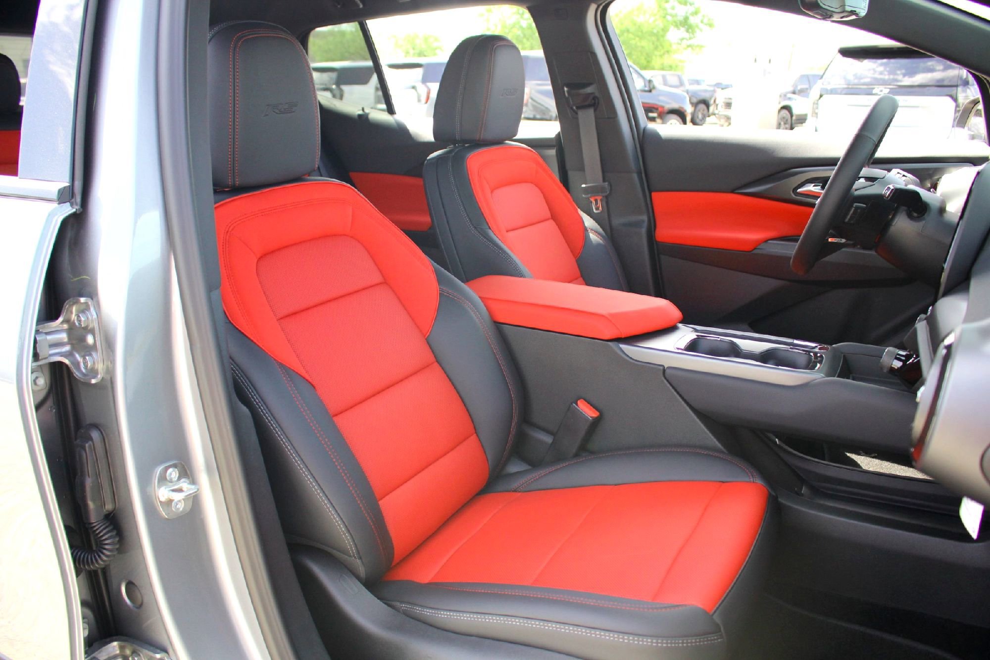 2025 Chevrolet Equinox EV RS - Photo 15