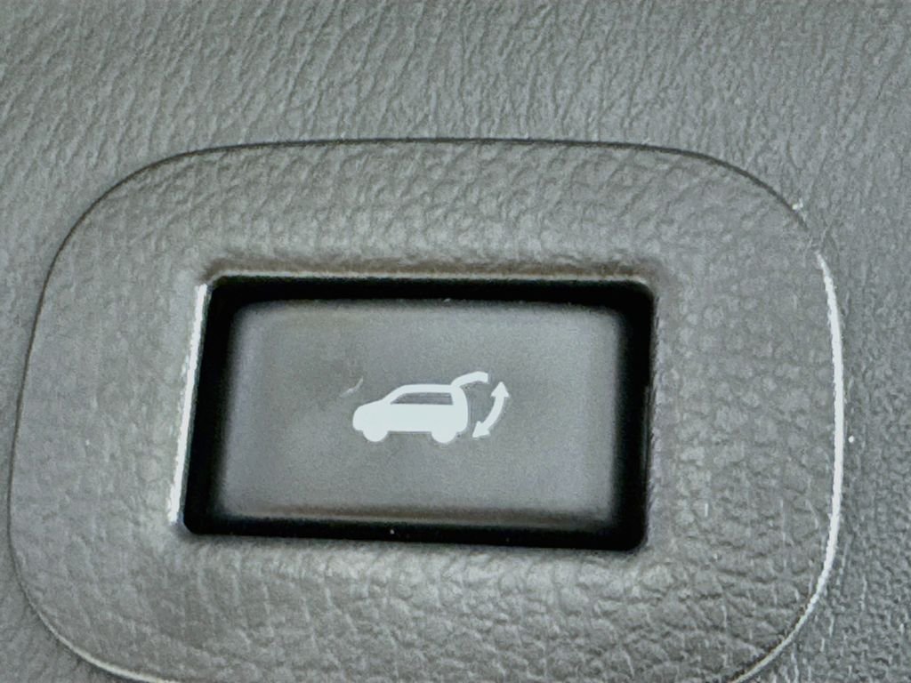Used 2014 Liquid Platinum INFINITI Base image 34