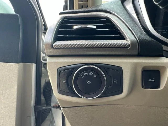 Used 2019 Ingot Silver Ford SE image 31