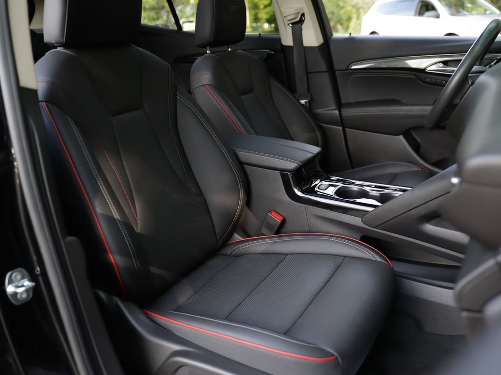 Used 2023 Ebony Twilight Metallic Buick Essence image 31