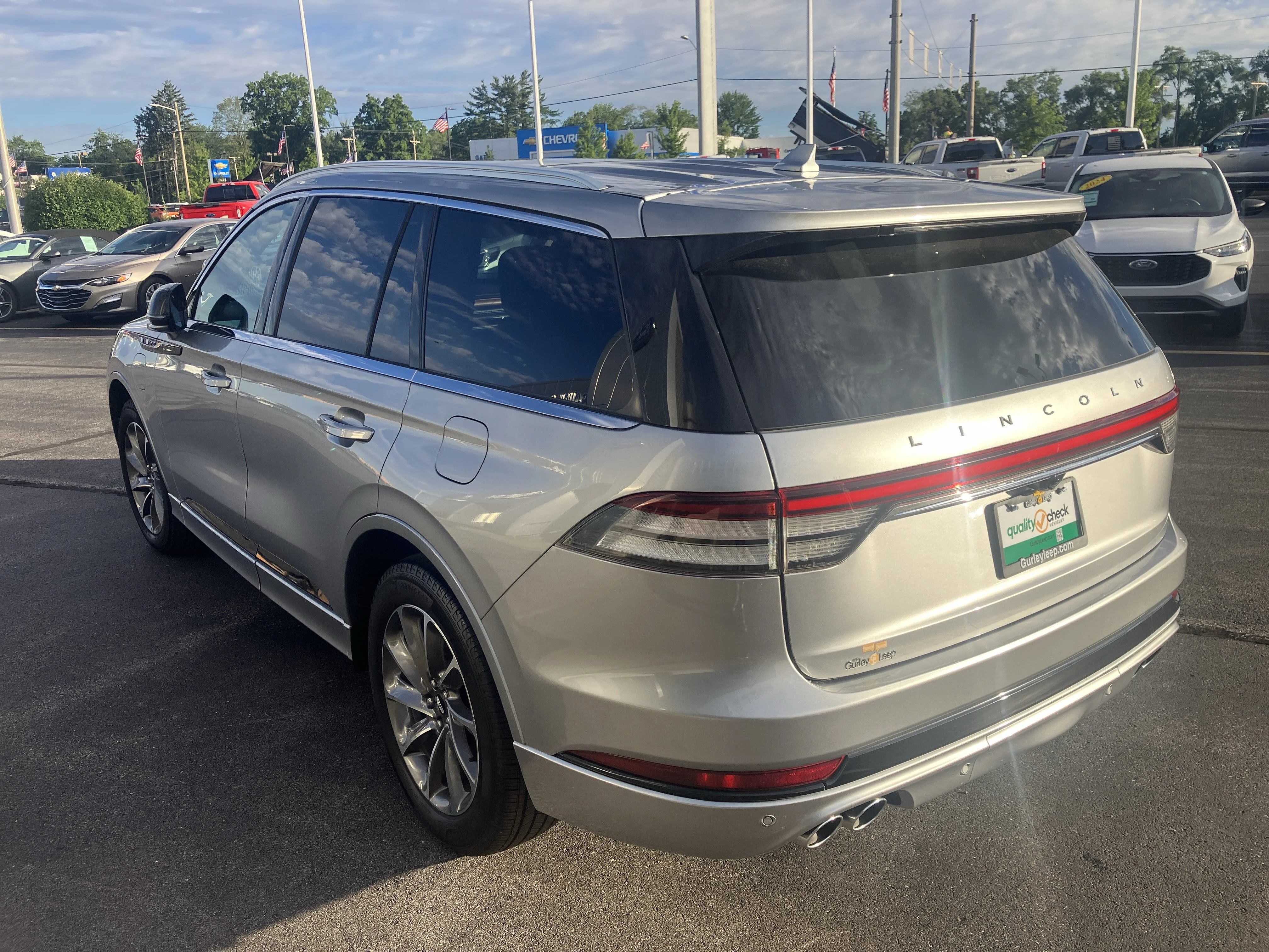 Used 2020 Radiance Metallic Lincoln Grand Touring image 6