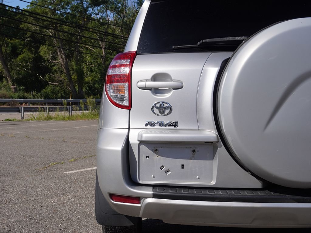 Used 2011 Silver Toyota Base image 10