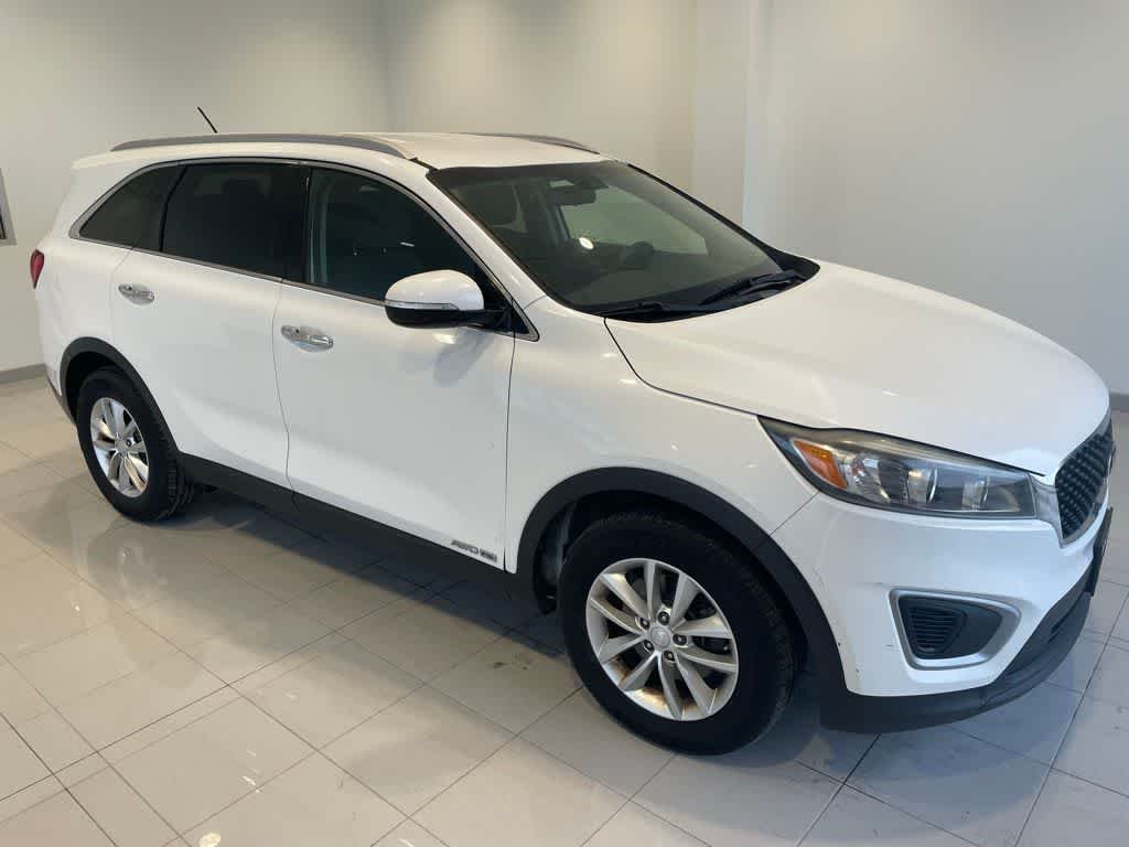 Used 2017 Kia Sorento LX with VIN 5XYPGDA53HG309513 for sale in Spring Valley, Minnesota