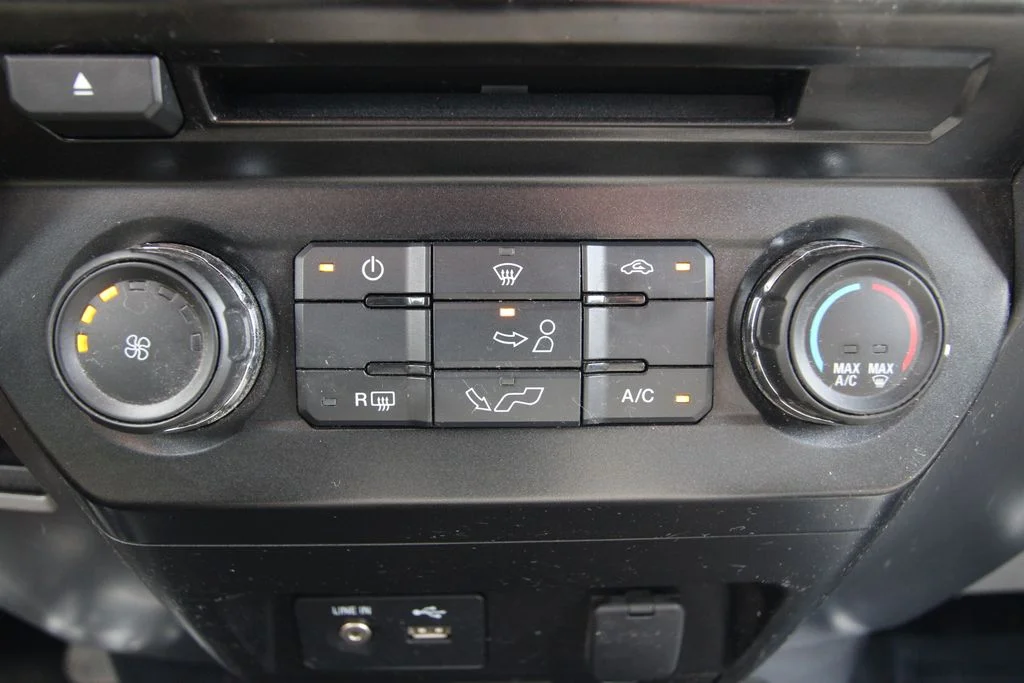 Used 2015 Red Ford XLT image 25