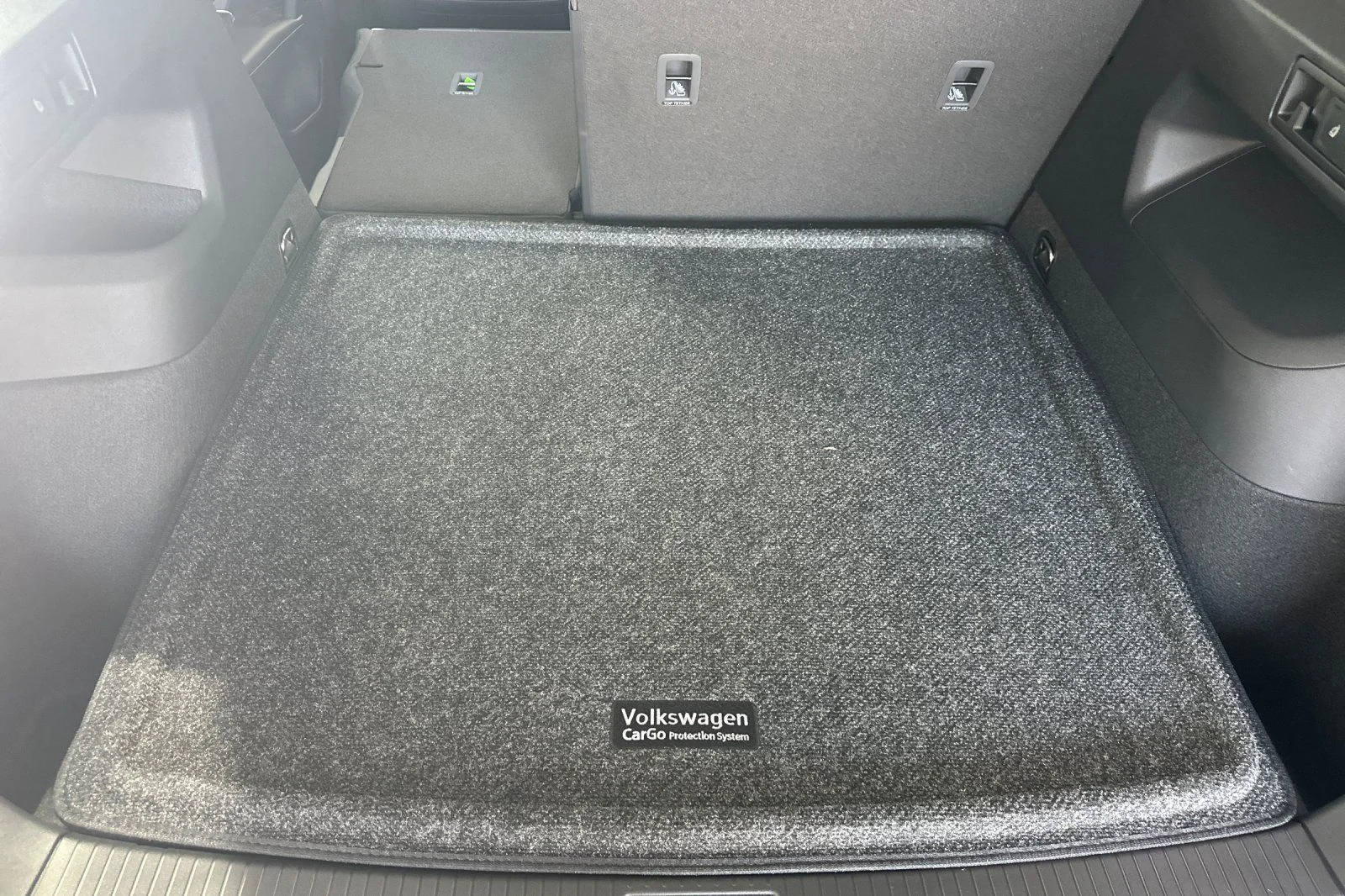 New 2026 Black Volkswagen 2.0T SE image 13