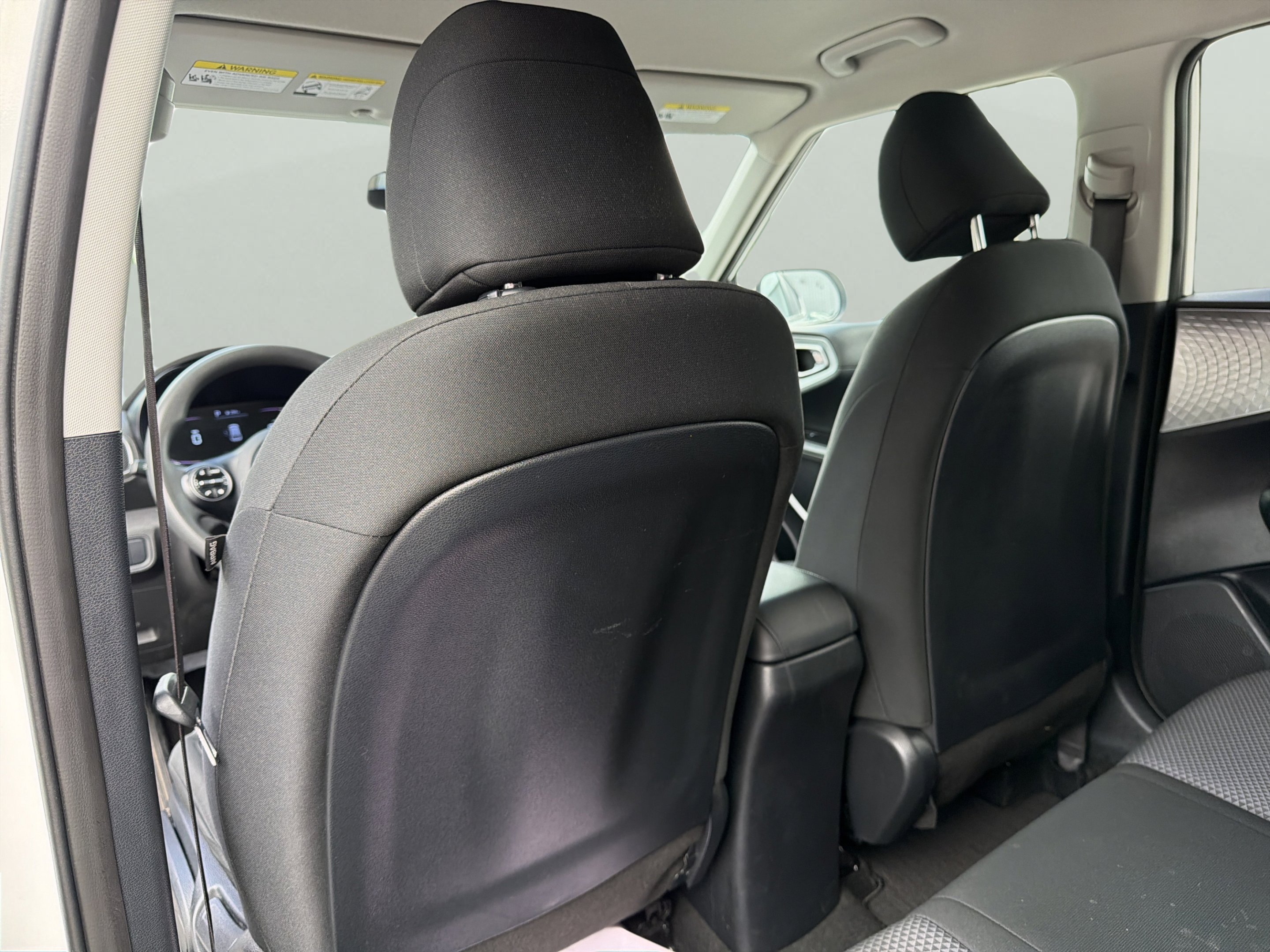 Used 2024 Snow White Pearl Kia LX image 24