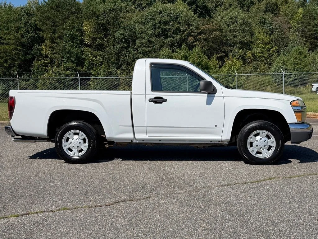Used 2007 White Chevrolet LS image 28