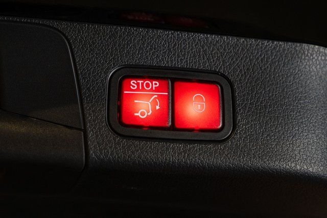 Used 2026 Black Mercedes-Benz GLB 250 image 33
